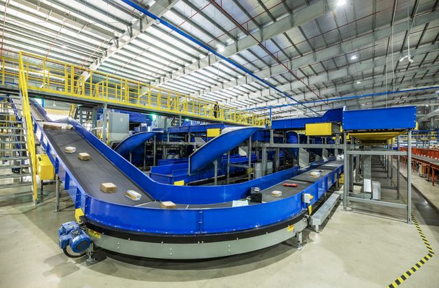 Lazada Logistics khánh thành trung tâm phân loại hàng hóa tự động tại Bình Dương