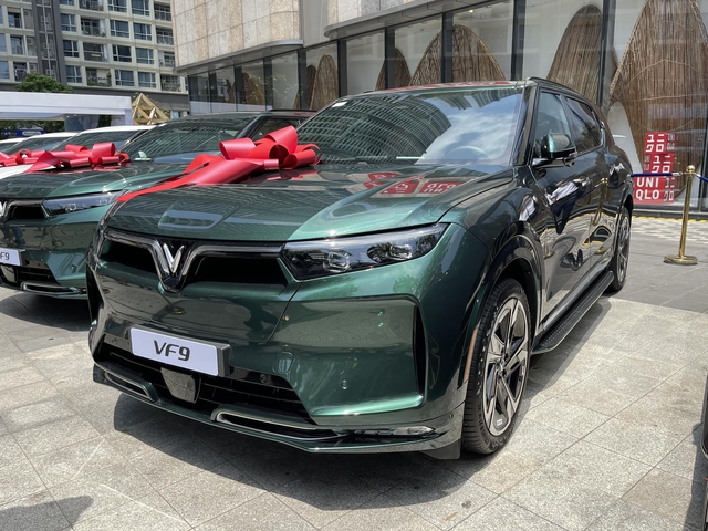 VinFast VF9