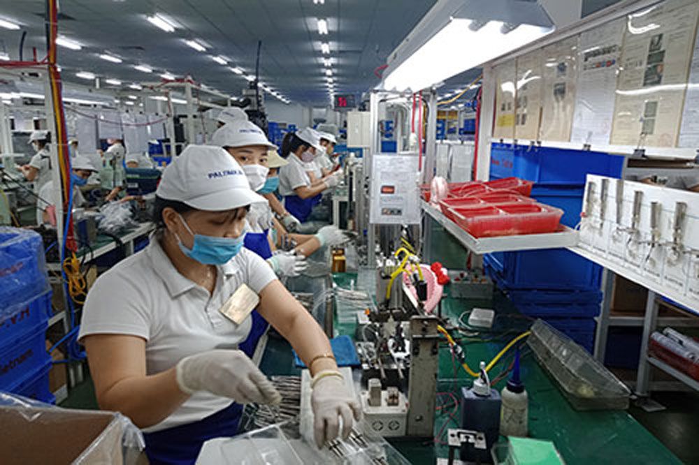 Bàn tròn tìm giải pháp “Vươn lên dẫn dắt trong thời kỳ suy thoái kinh tế”