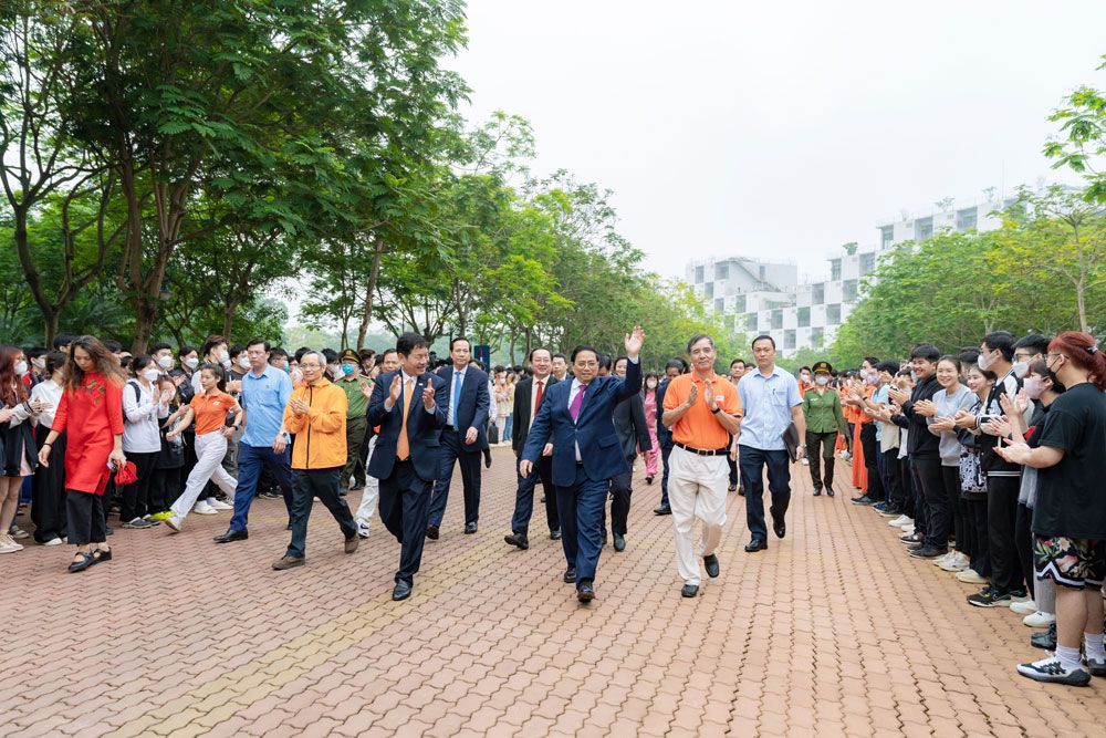 Thủ tướng Chính phủ Phạm Minh Chính thăm Đại học FPT và Công ty Phần mềm FPT