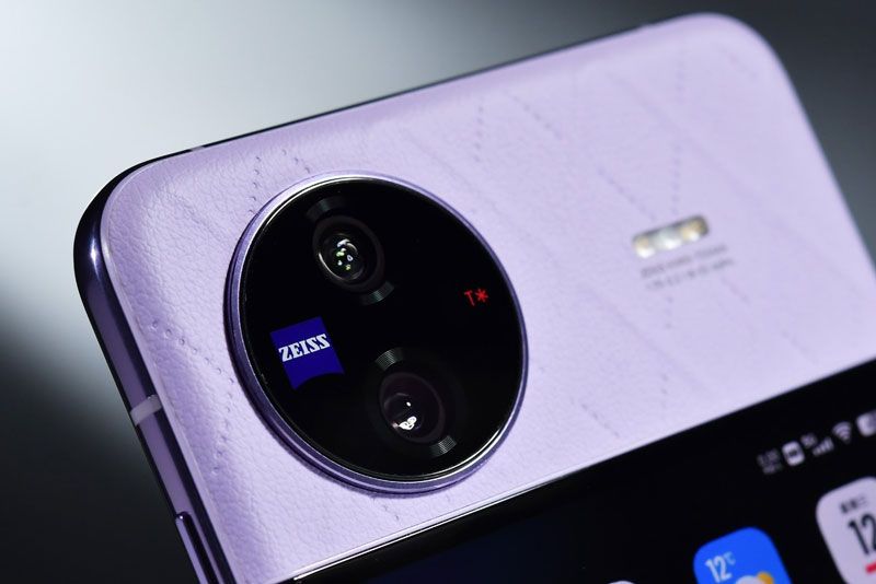 Vivo X Flip