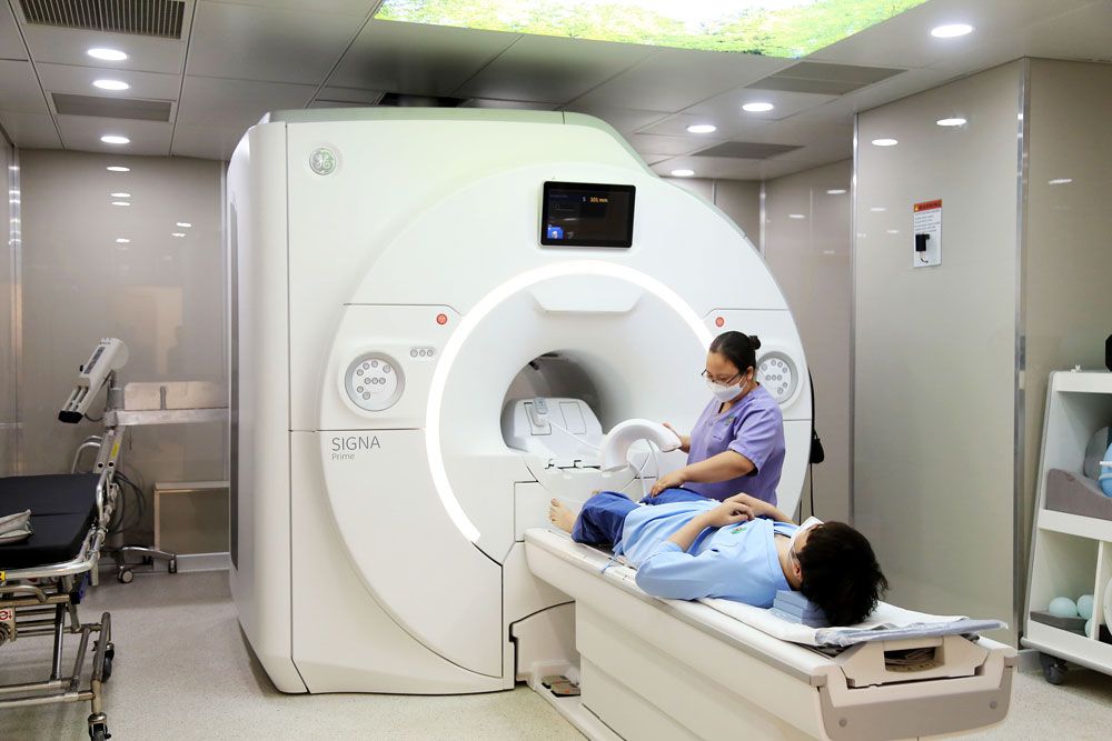Thiết bị chụp cộng hưởng từ ứng dụng công nghệ AI đến Việt Nam