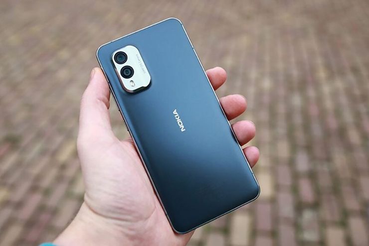 HMD Global công bố điện thoại giá rẻ Nokia C300 và C12 Plus
