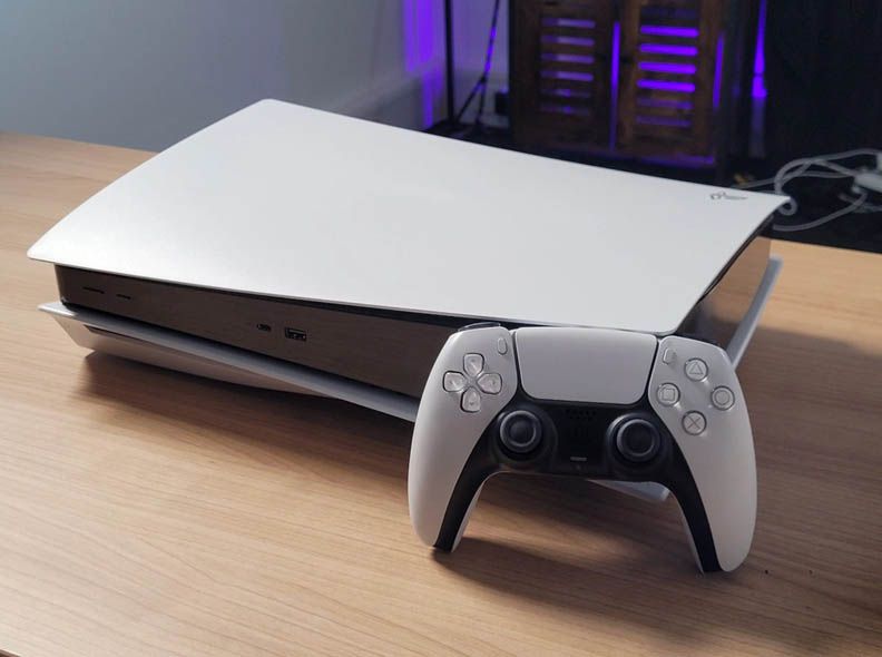 Giá PlayStation 5 hàng xách tay trên thị trường đã giảm hơn 40%