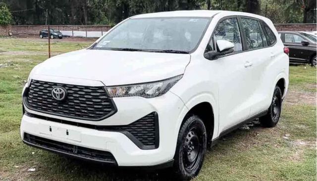 Toyota Innova 2023