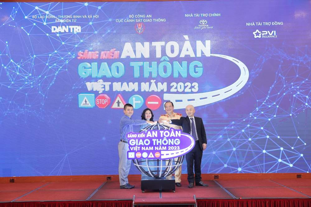 Phát động chương trình Sáng kiến an toàn giao thông Việt Nam năm 2023