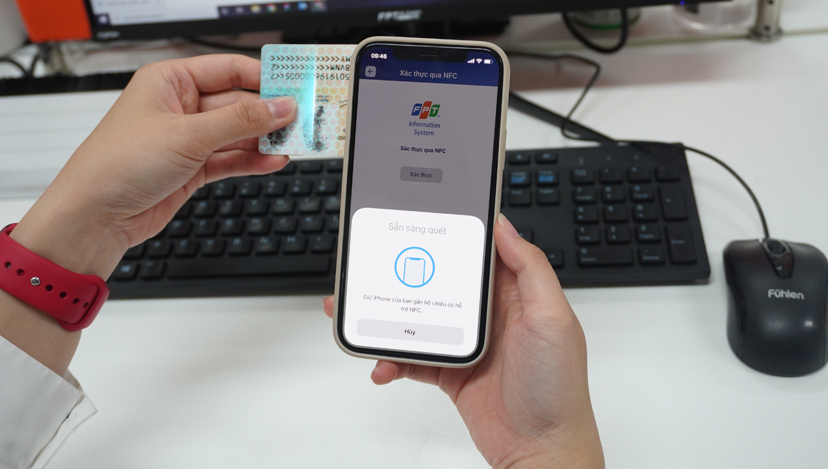 Người dùng có thể tiến hành xác thực thẻ CCCD gắn Chip nhanh chóng qua ứng dụng FPT.IDCheck