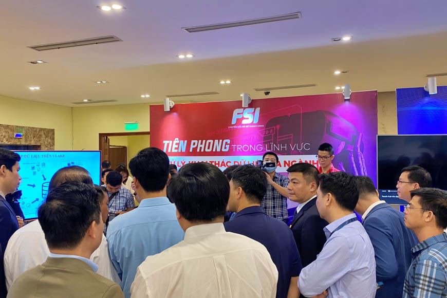 Hệ sinh thái các sản phẩm lưu trữ, xử lý, lưu trữ dữ liệu lớn của FSI ghi điểm tại sự kiện DX Summit 2023