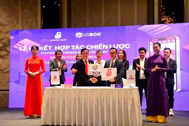 hợp tác