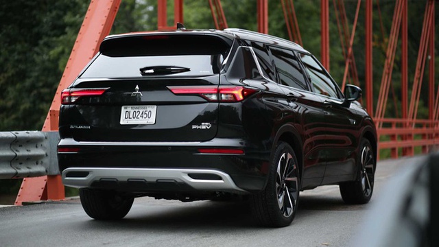 Mitsubishi Outlander 2023