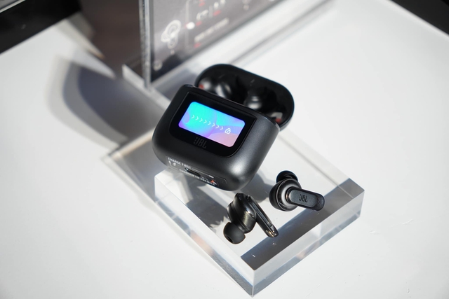 JBL ra mắt bộ đôi tai nghe Tour Pro 2 và Tour One M2