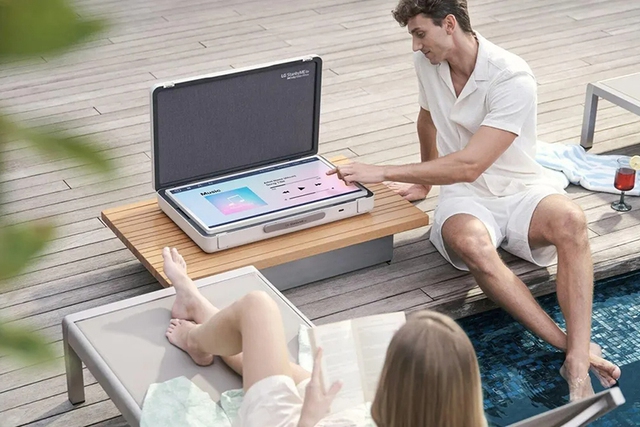 LG giới thiệu mẫu Smart TV di động StanbyME Go
