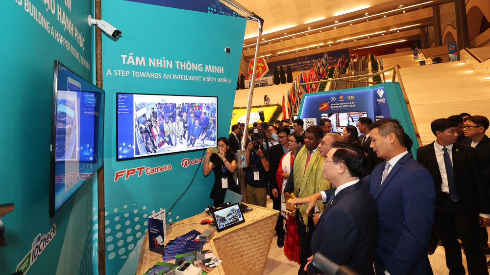 FPT giới thiệu "Tầm nhìn thông minh" tại Hội nghị Nghị sĩ trẻ toàn cầu 2023