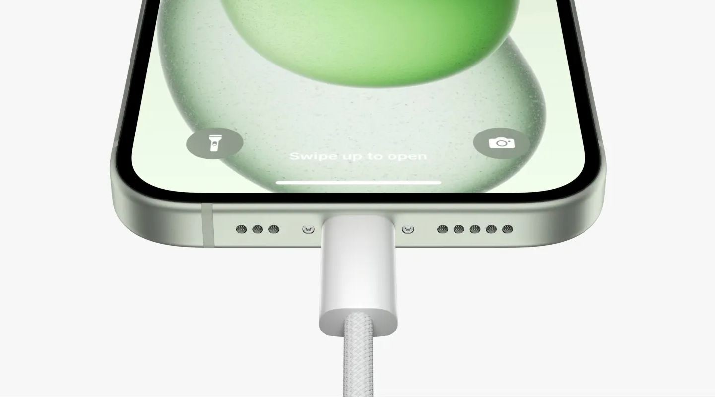 iPhone 15 có thể sạc ngược cho Apple Watch, AirPods