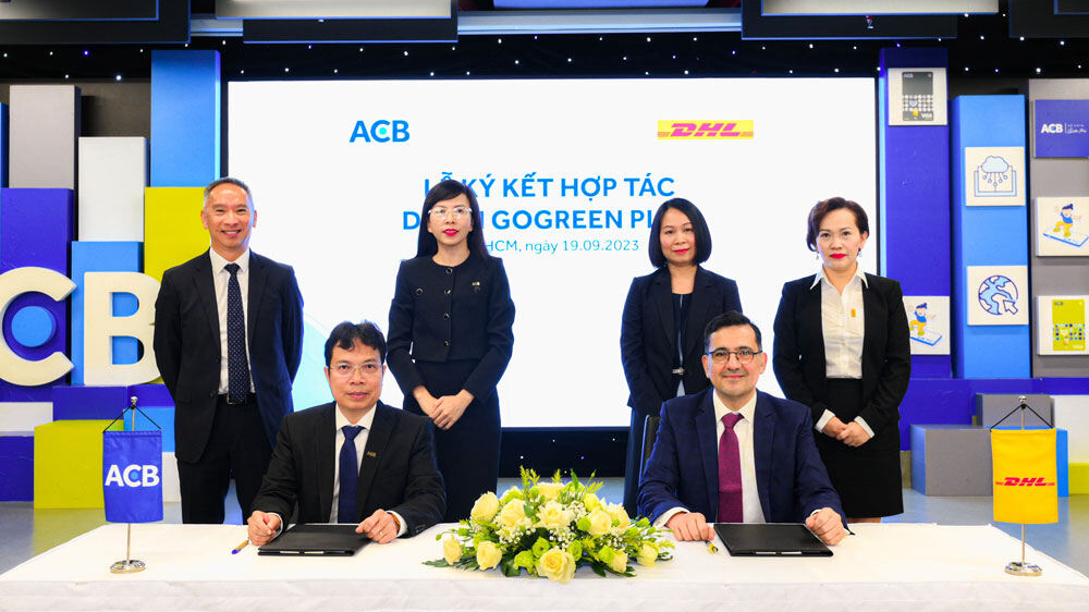 ACB hợp tác với DHL Express chung tay cắt giảm khí thải carbon