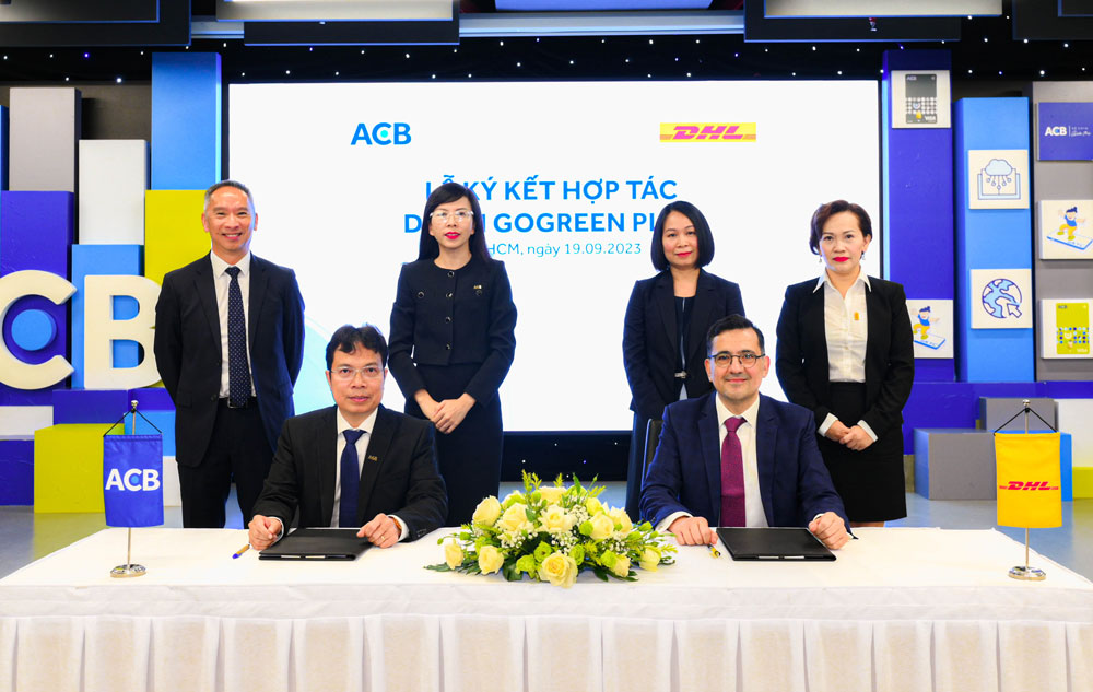 ACB hợp tác với DHL Express chung tay cắt giảm khí thải carbon