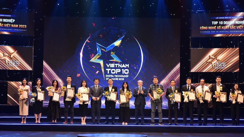 Vinh danh TOP 10 Doanh nghiệp Công nghệ số xuất sắc Việt Nam 2023: