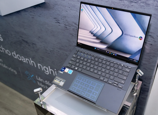 ExpertBook B9 OLED