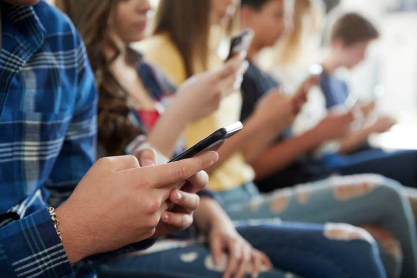 ‘Hỗ trợ trẻ em cai nghiện Internet vô cùng khó khăn’