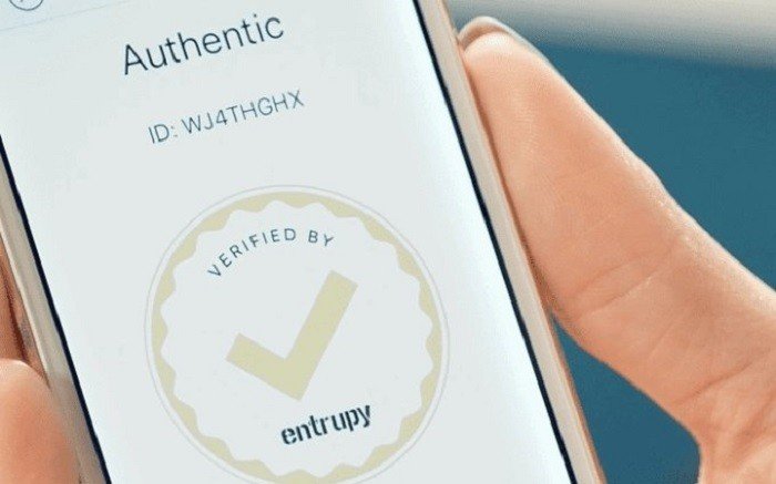 Ra mắt ứng dụng AI check hàng hiệu với độ chính xác lên đến 99%