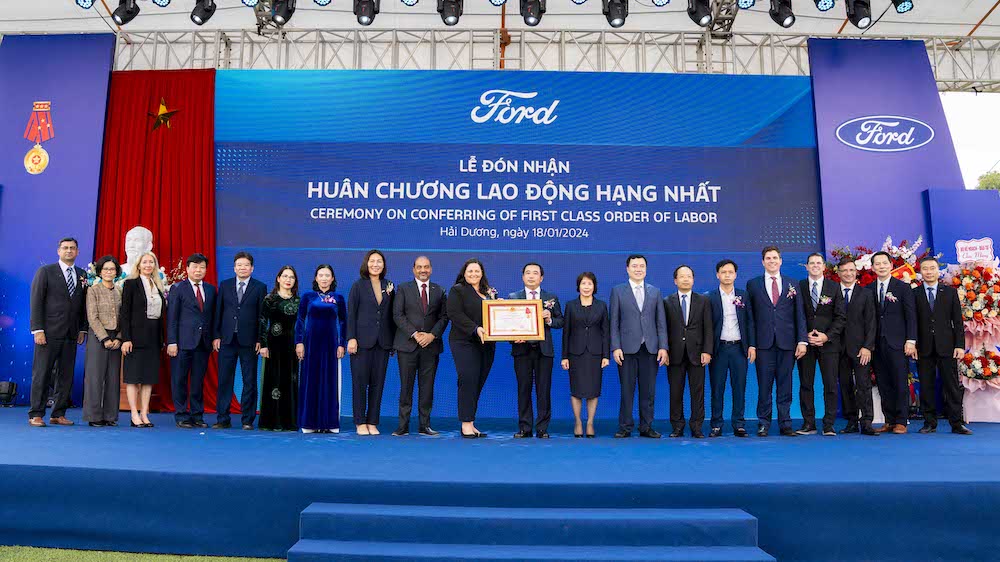 Ford Việt Nam đón nhận Huân chương Lao động hạng Nhất