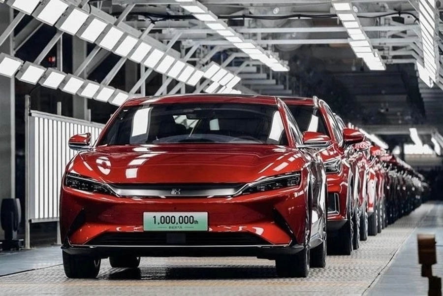 Doanh số bán hàng của BYD lần đầu tiên vượt Tesla