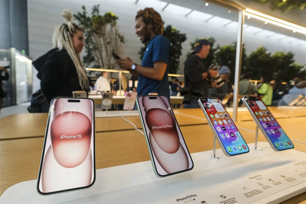Apple tiếp tục dẫn đầu thị trường smartphone cao cấp trong năm 2023