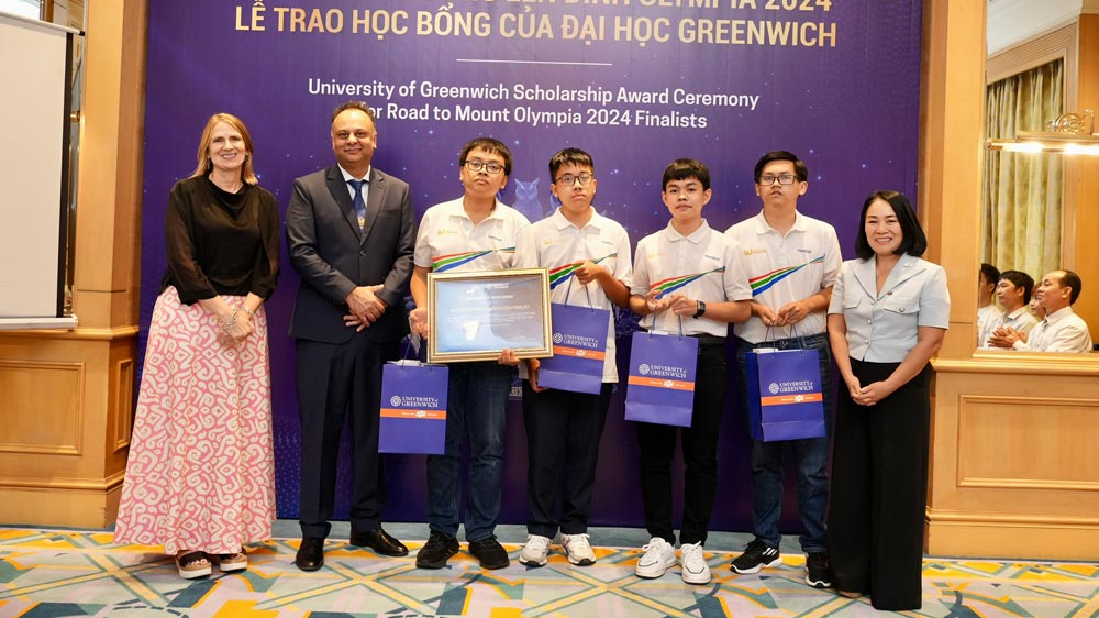 Đại học Greenwich tặng học bổng 100% cho các nhà vô địch Đường lên đỉnh Olympia
