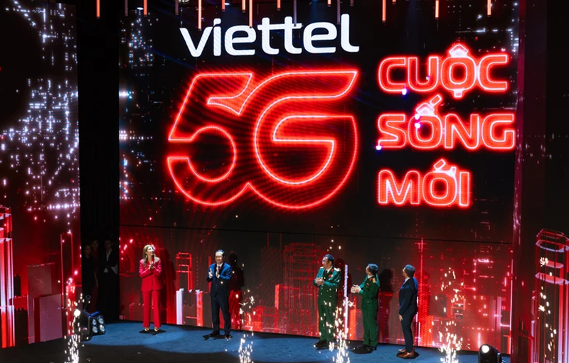 Lãnh đạo Viettel cùng đại diện Ericsson taị sự kiện Công bố chính thức khai trương mạng 5G của Viettel sáng 1510