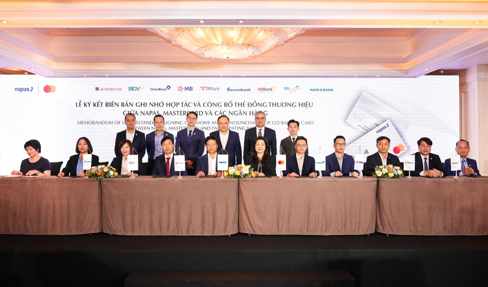 Mastercard và NAPAS hợp tác phát hành Thẻ đồng thương hiệu với các ngân hàng