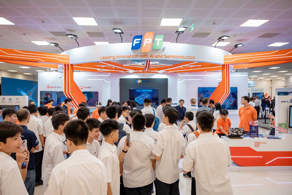 FPT khoe "vốn liếng" để chớp cơ hội từ làn sóng AI, bán dẫn