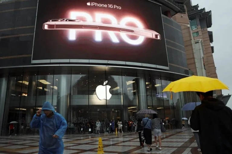 iPhone 16