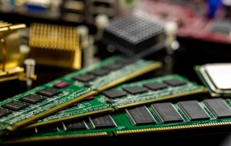 DRAM và bộ nhớ NAND giảm giá gần 20%