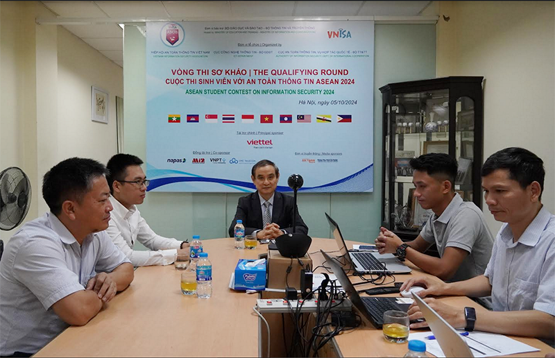 Vòng thi Sơ khảo cuộc thi Sinh viên với ATTT 2024 được tổ chức trực tuyến vào ngày 05/10/2024.