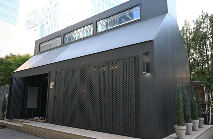 LG trình diễn nhà lắp ráp thông minh Smart Cottage sử dụng năng lượng xanh