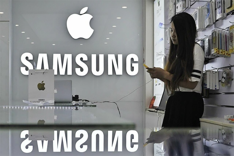 Cổ phiếu Samsung giảm xuống mức thấp nhất trong 4 năm