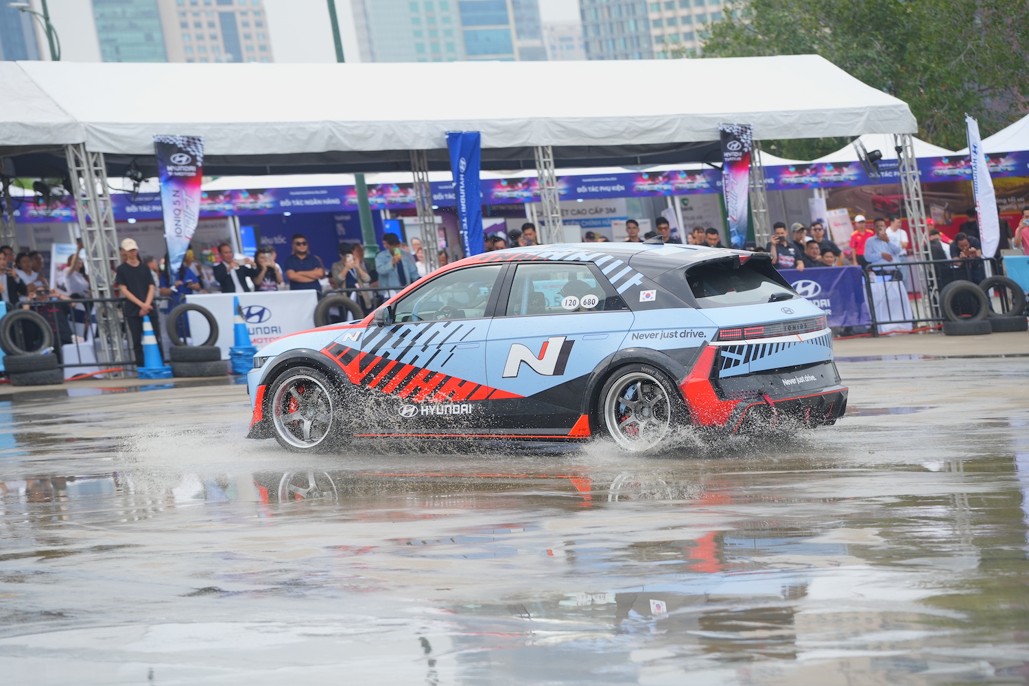 Xe điện IONIQ 5 N drift cực chất tại Hyundai Experience Day 2024