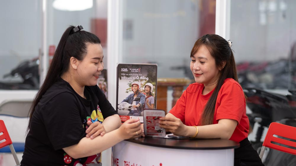 Áp lực chi tiêu, sắm sửa nhưng người Việt vẫn lạc quan đón Tết 2025