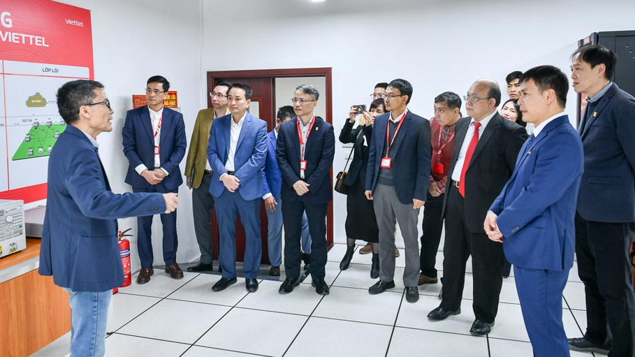 Viettel tài trợ Phòng thí nghiệm 5G/6G cho ĐH Bách khoa Hà Nội