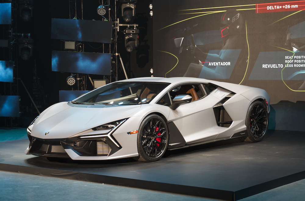 Lamborghini Revuelto ra mắt Việt Nam