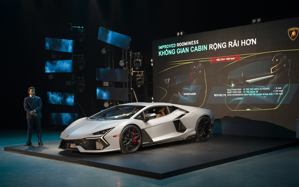 Lamborghini Revuelto 