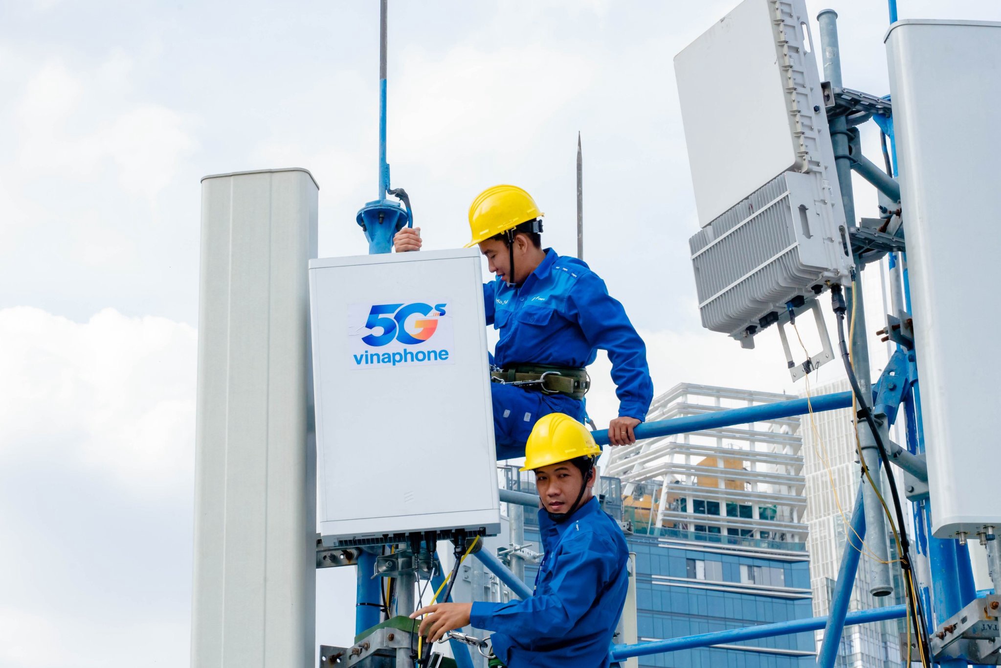 Băng tần 3700-3800 MHz