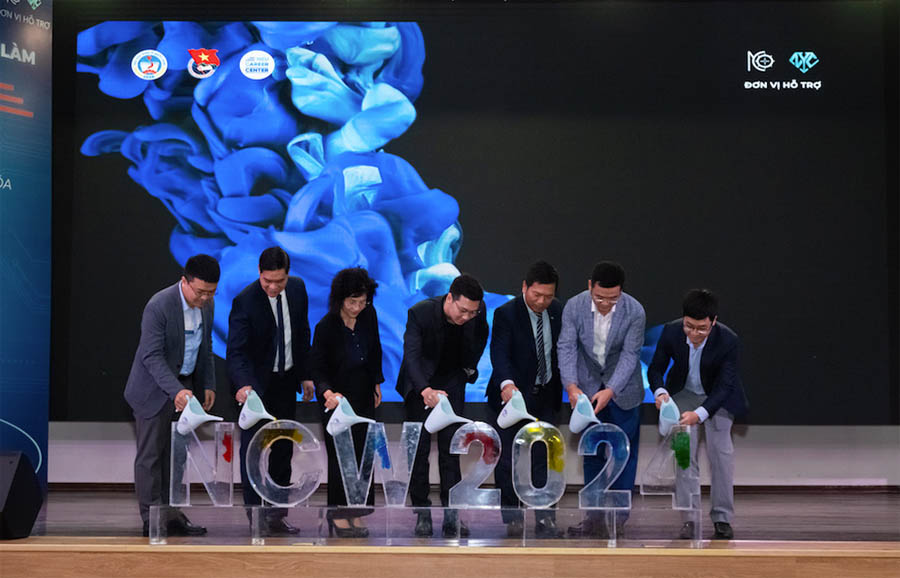 Neu Career Week 2024: Nguồn nhân lực thích ứng với toàn cầu hoá