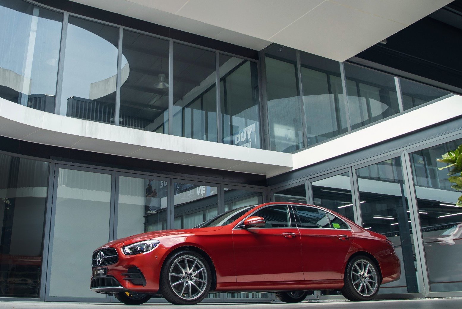 Mercedes – Benz giảm giá nhiều xe xuất xưởng năm 2022