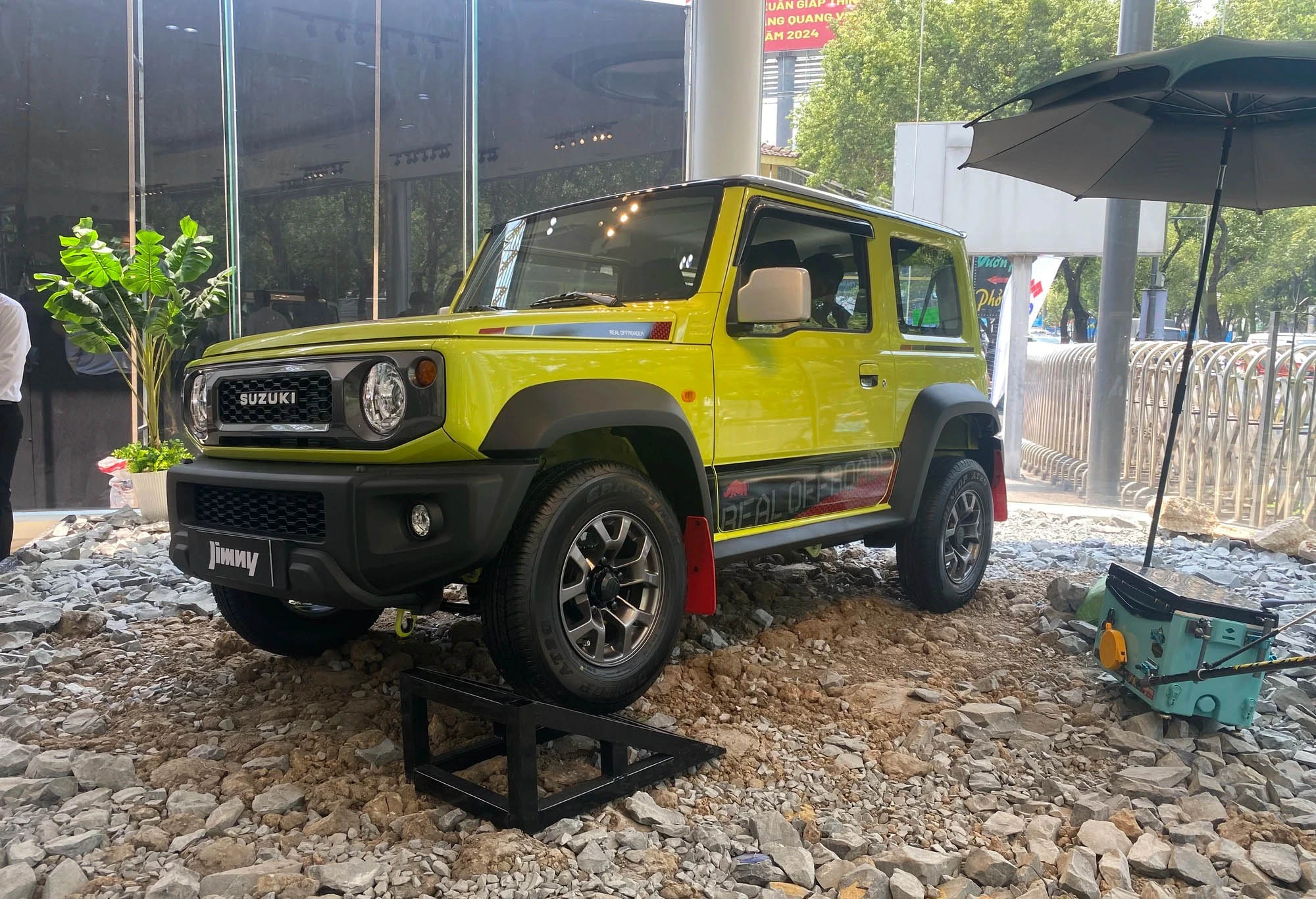 Suzuki Jimny chốt giá từ 789 triệu đồng tại thị trường Việt Nam