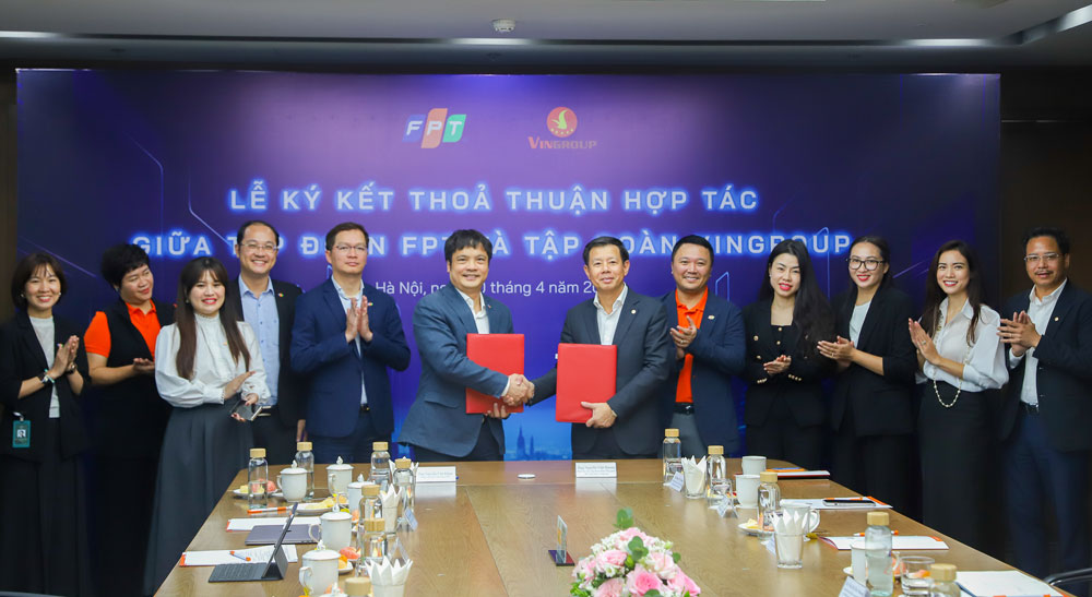 Vingroup và FPT ký thỏa thuận hợp tác thúc đẩy chuyển đổi xanh