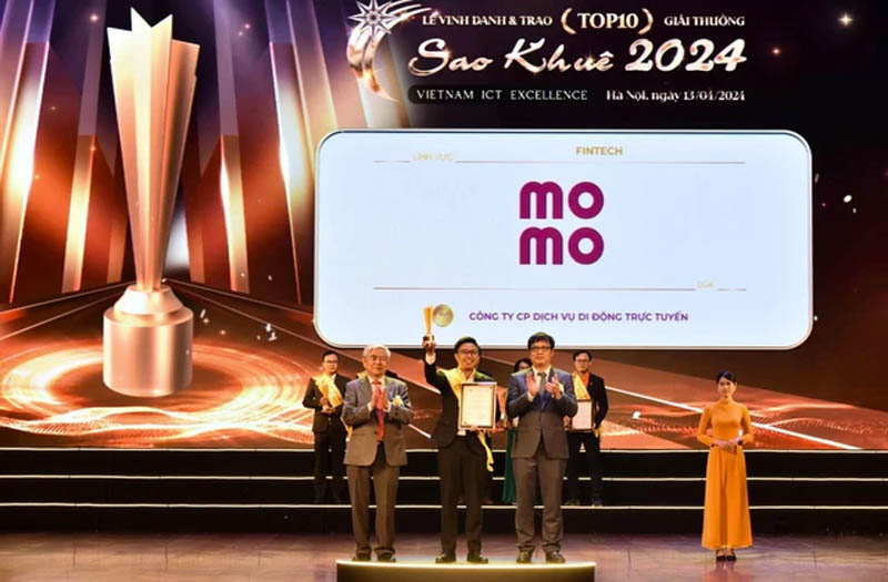 MoMo được vinh danh Top 10 Sao Khuê 2024 nhờ các giải pháp thanh toán không tiền mặt