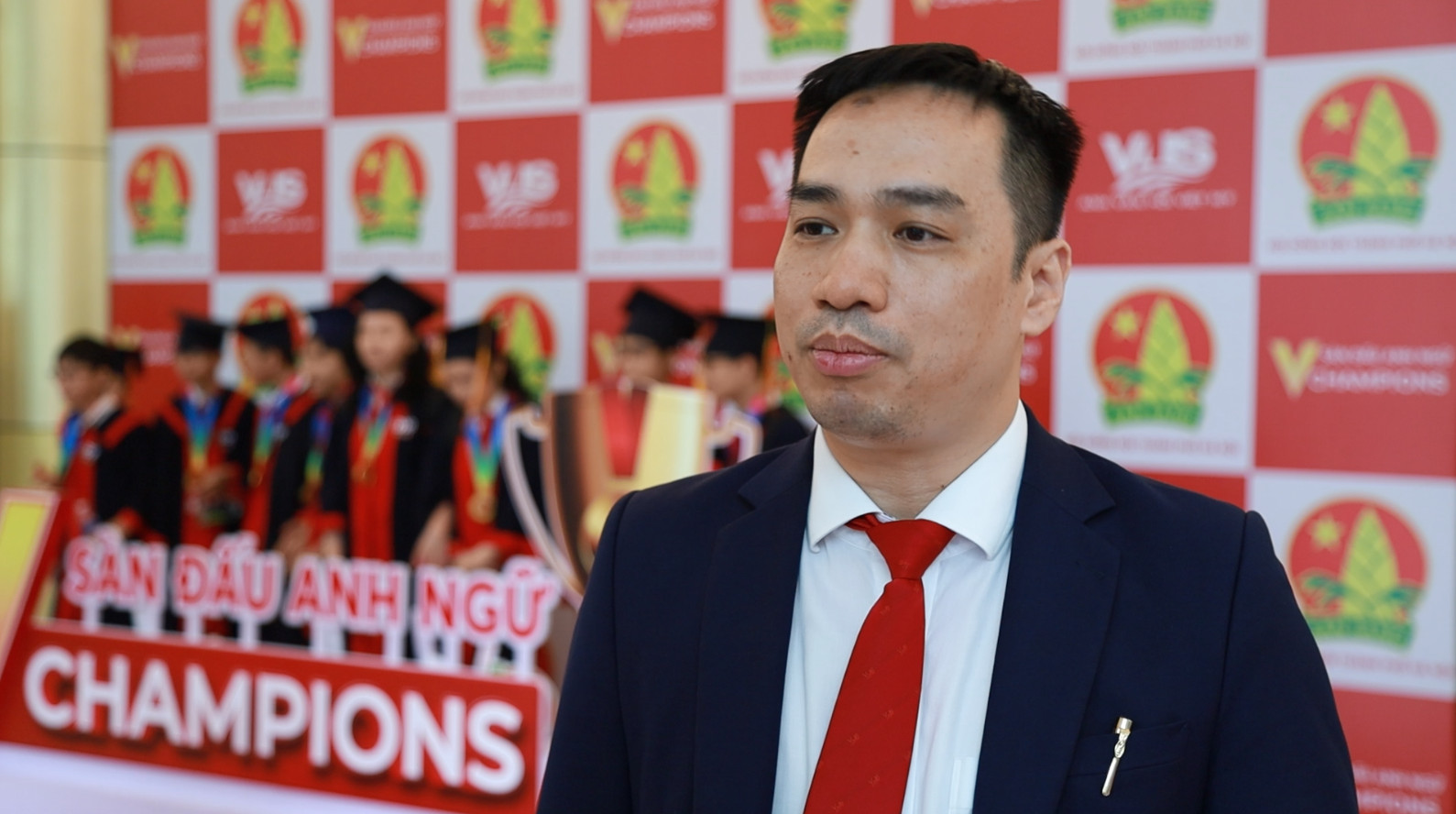 Gần 300 thí sinh hào hứng tranh tài tại Sàn đấu Anh ngữ V–Champions