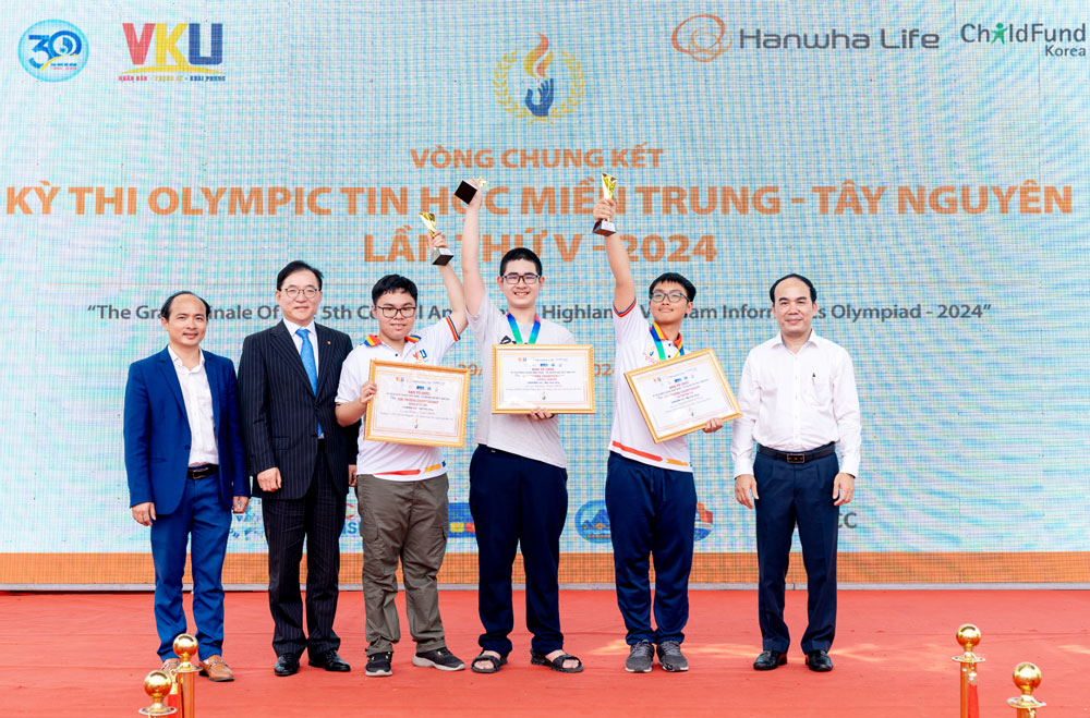 Hanwha Life đồng hành cùng Olympic Tin học Miền Trung và Tây Nguyên