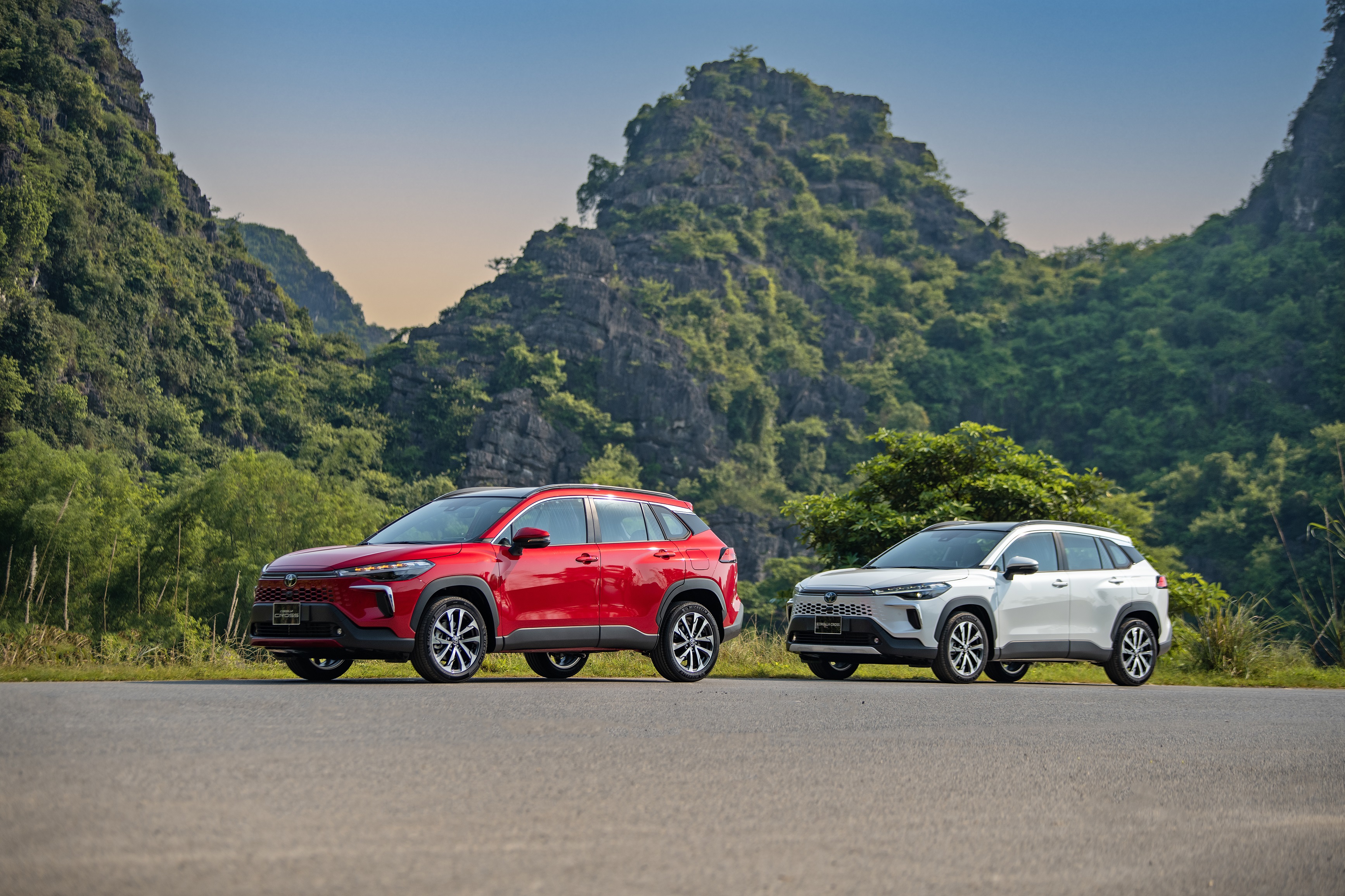 Toyota Corolla Cross 2024 nâng cấp, giá từ 820 triệu đồng